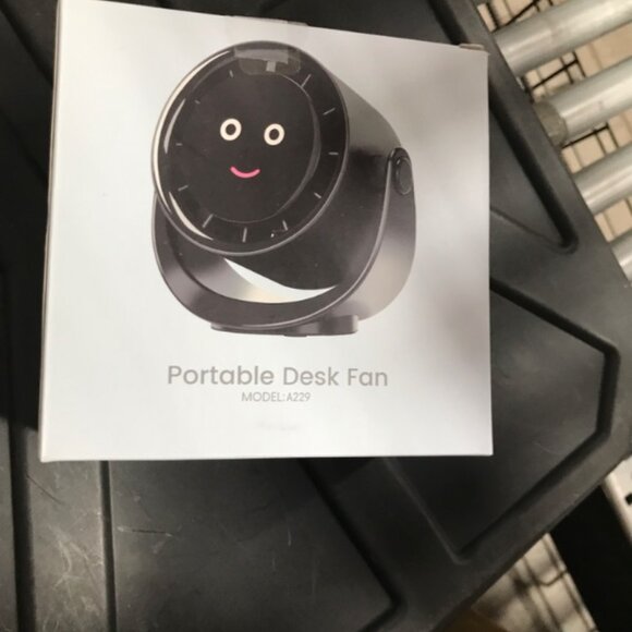 YOSHENMO Portable Desk Fan for Bedroom, Turbo Table Fans with smile icon LED Dis - Picture 2 of 2